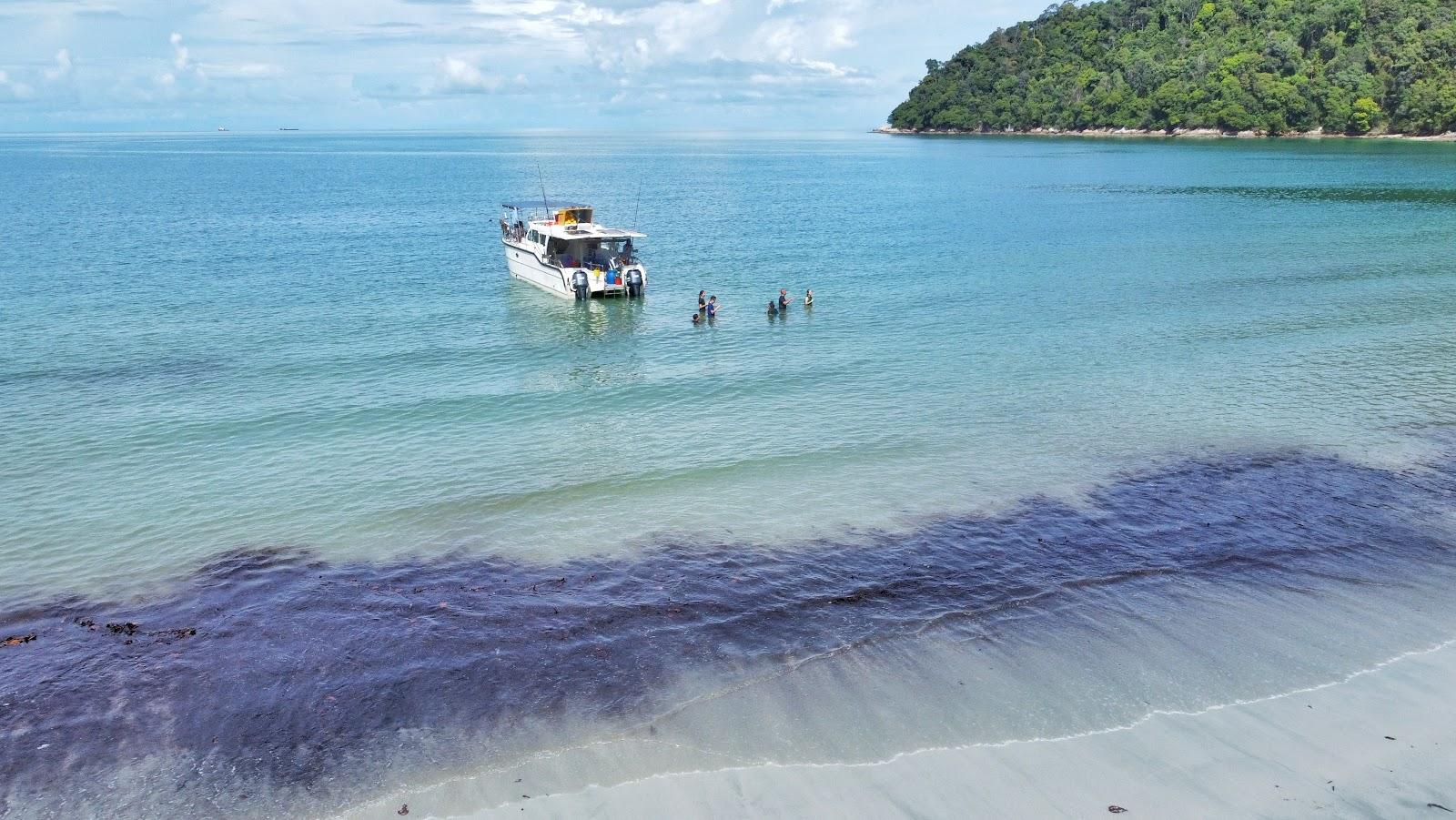 Sandee Pantai Teluk Belanga