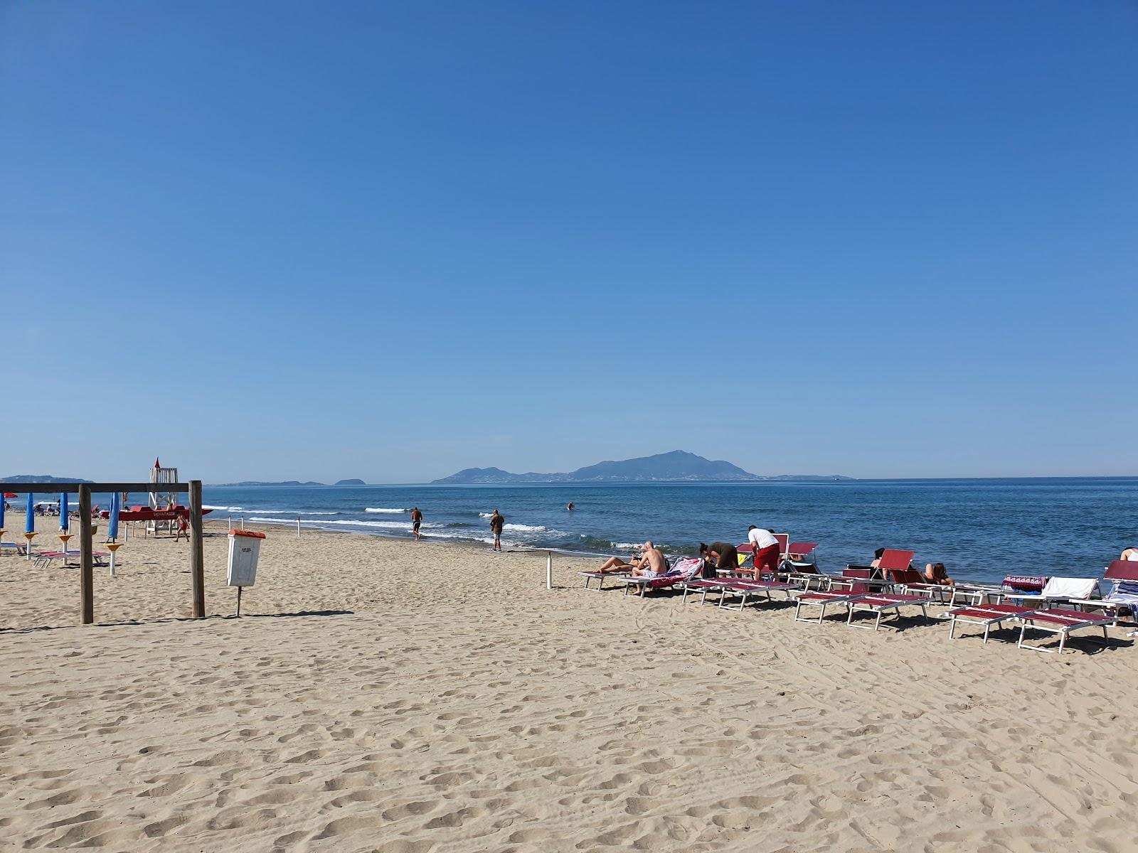Sandee Partenope Beach