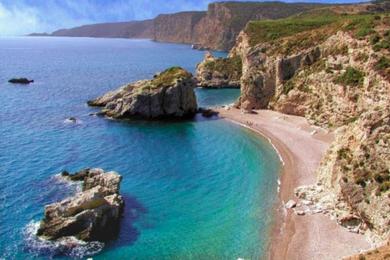 Sandee Maneas Beach