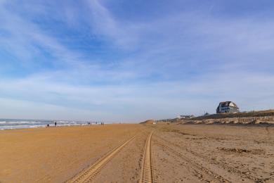 Sandee Bloemendaal Aan Zee Beach