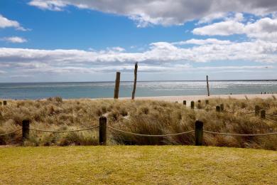 Sandee Omanu Beach
