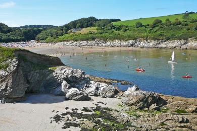 Sandee Maenporth Beach
