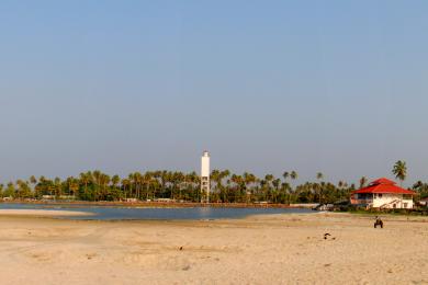 Sandee Azheekal Beach