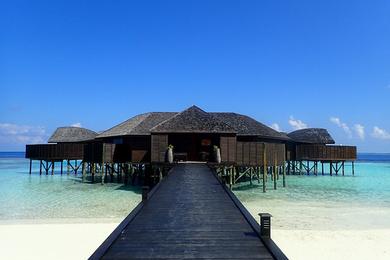 Sandee Lily Beach Resort & Spa At Huvahendhoo