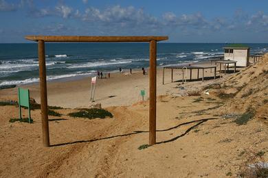 Sandee Beach Shefayim