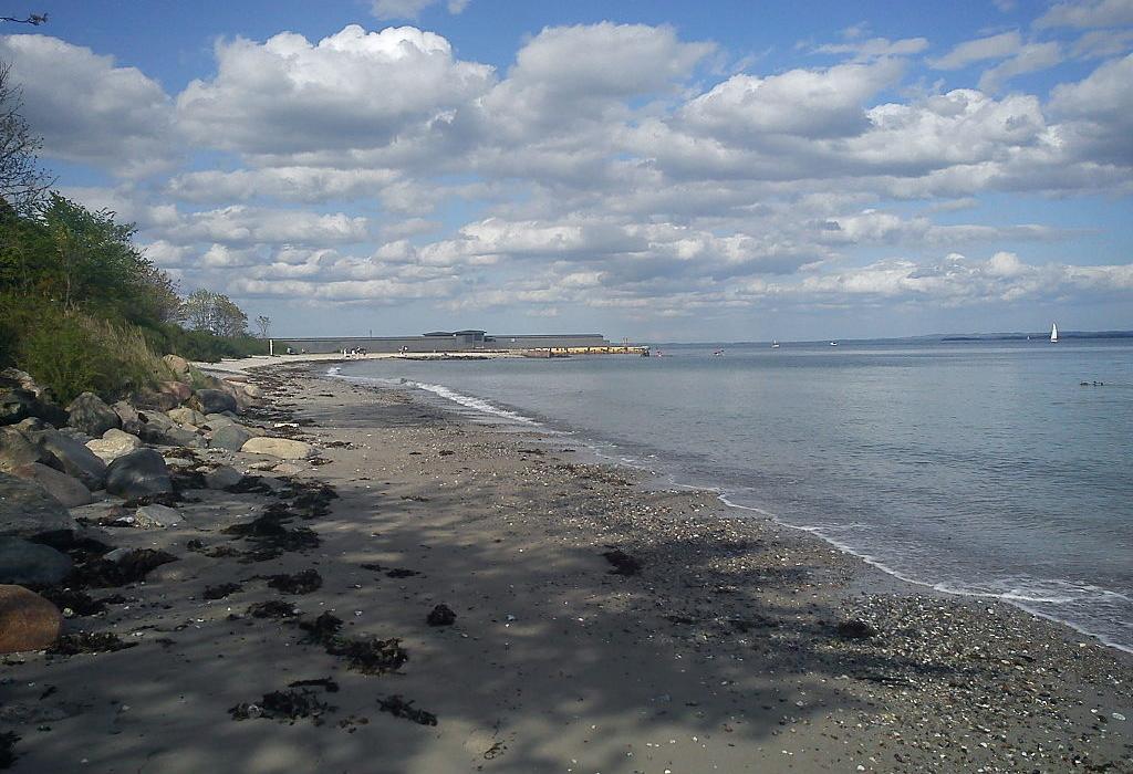 Sandee Den Permanente Beach