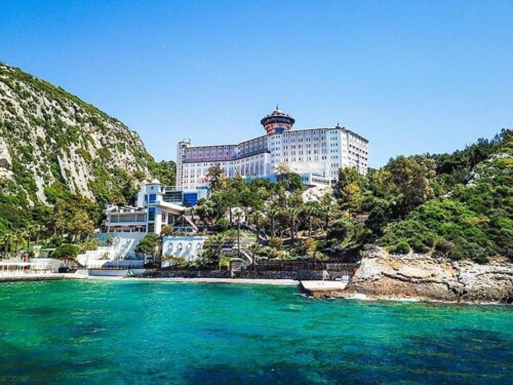 Sandee Adakule Otel