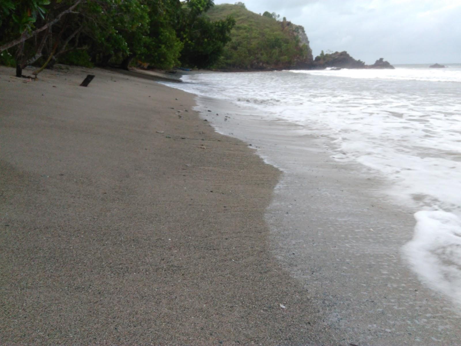 Sandee Pantai Hamish