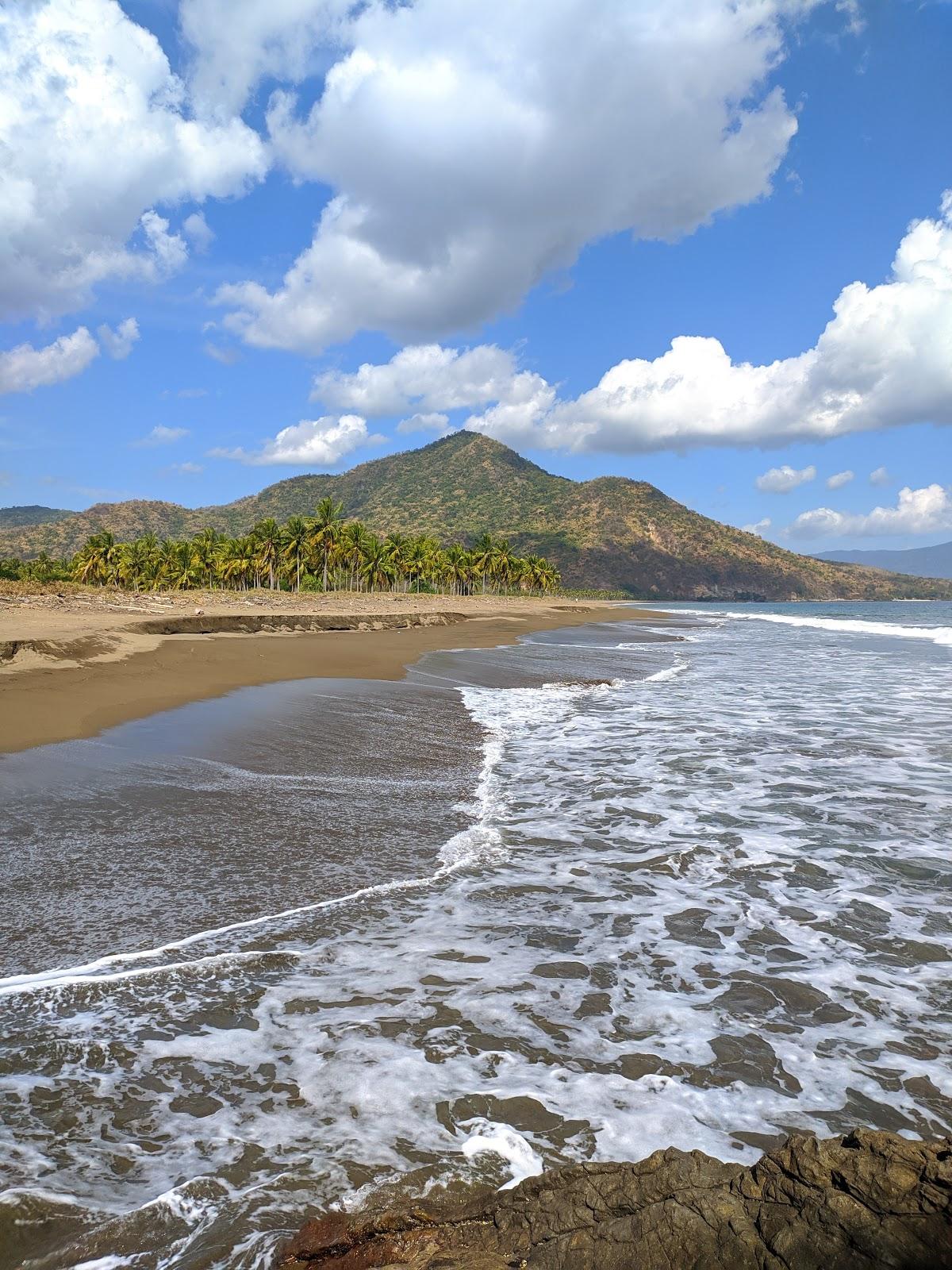 Sandee Pantai Penisi