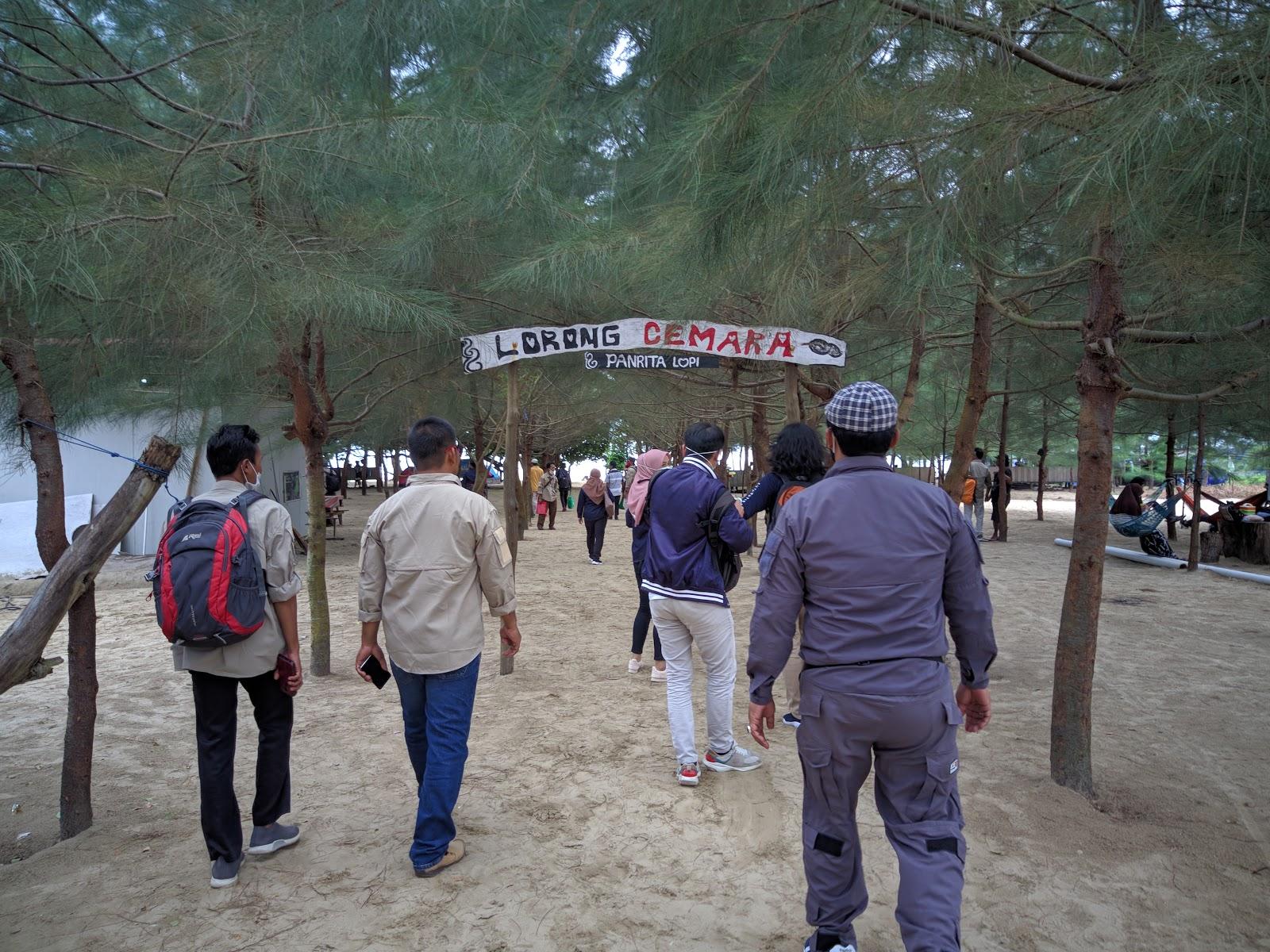 Sandee Sambera Beach