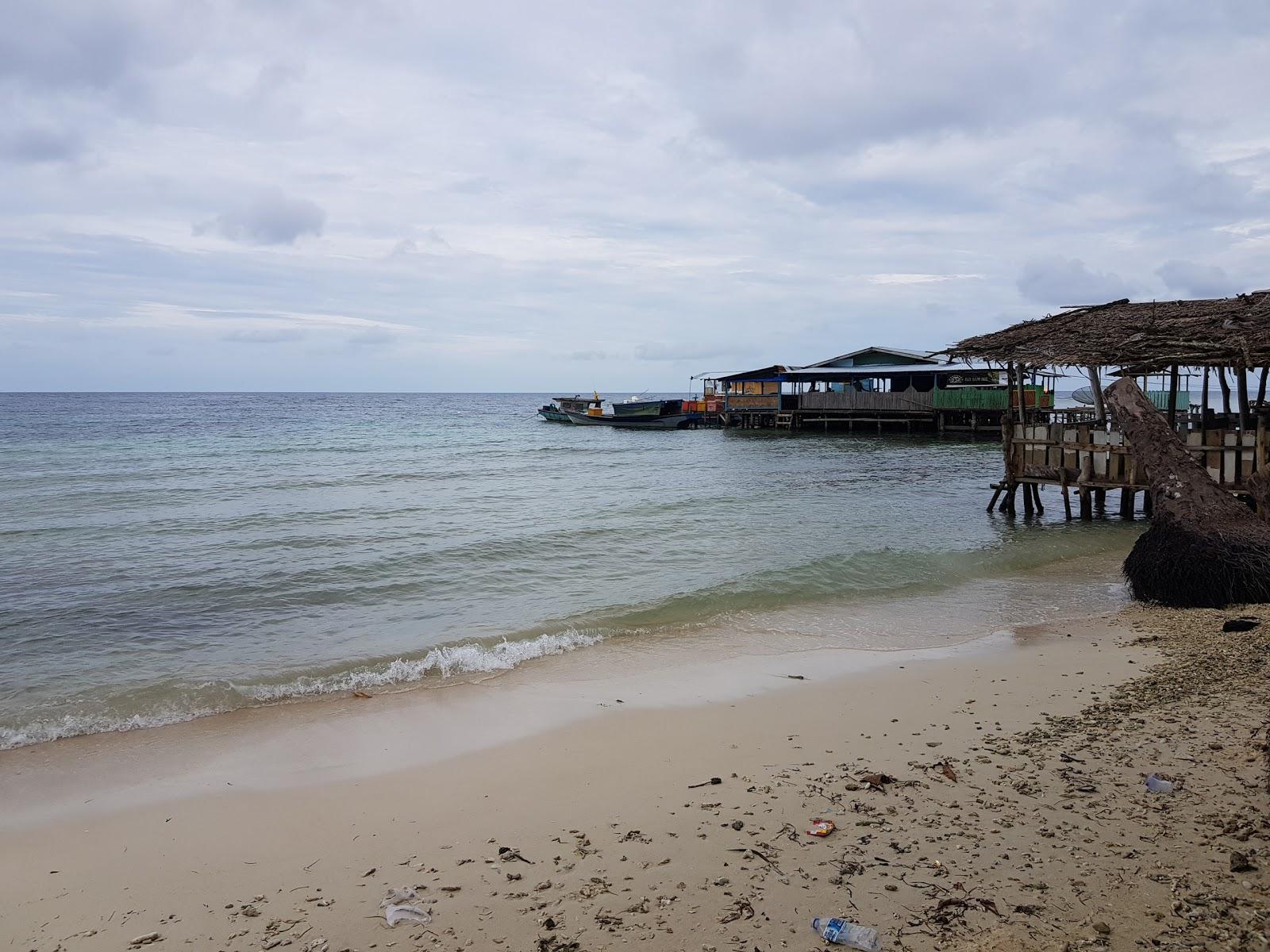 Sandee Pantai Teluk Bengkuang