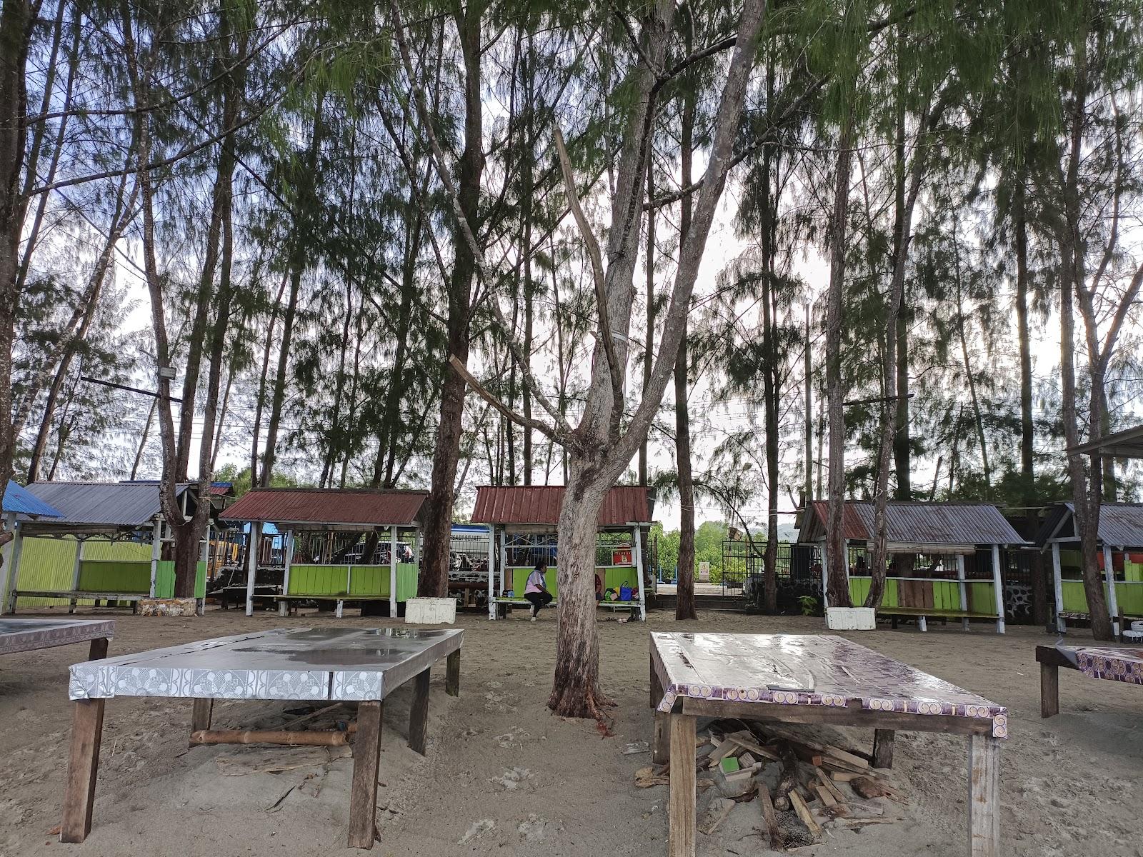 Sandee Malakosa Beach