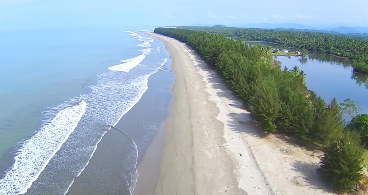 Sandee Pantai Pasir Putih Sumedang