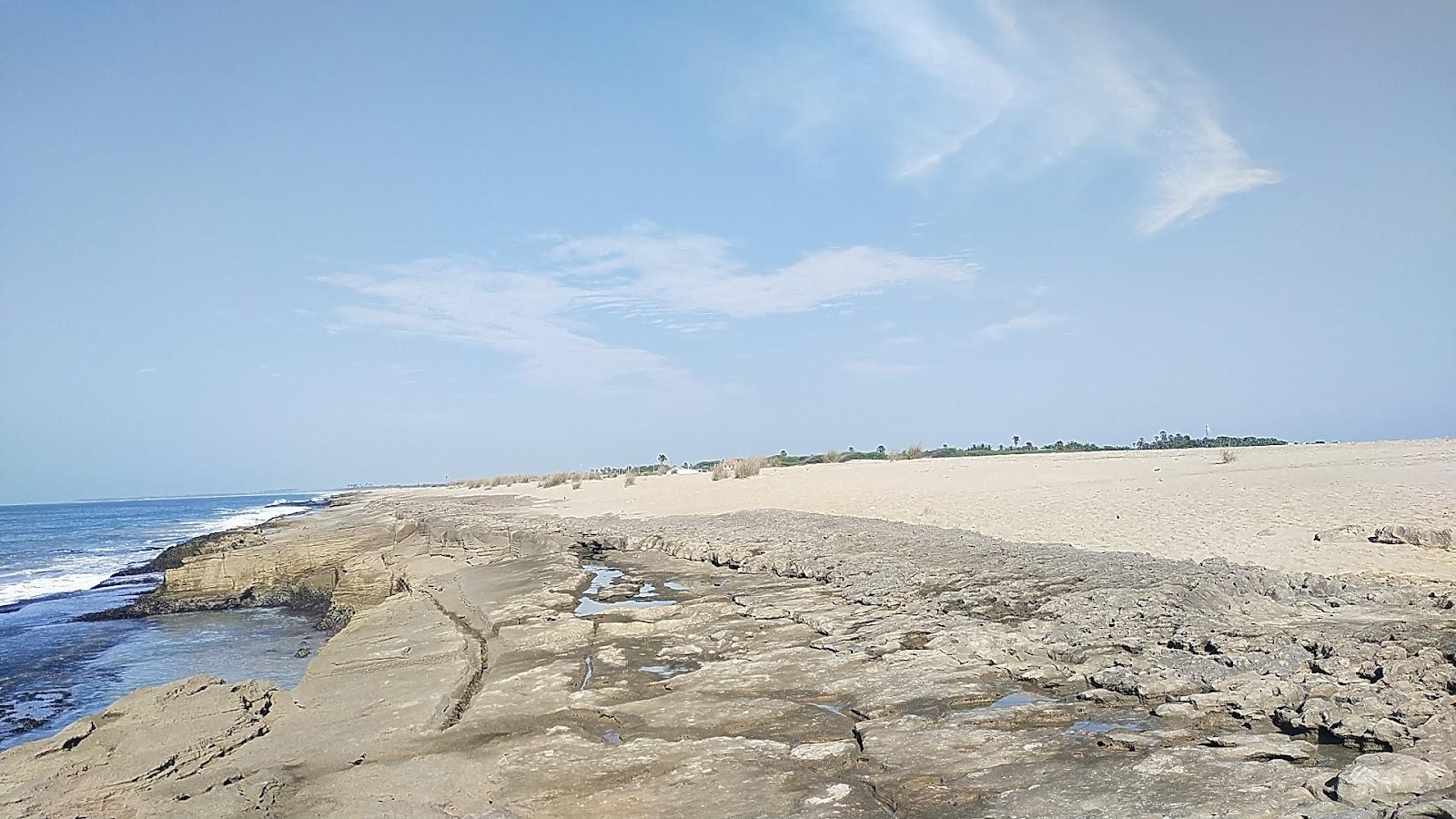 Sandee Valinokkam Peninsular Beach