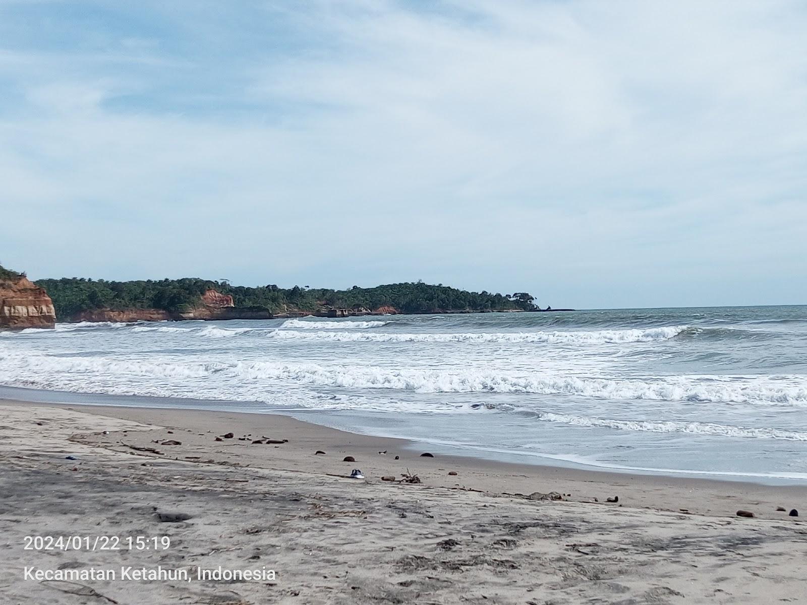 Sandee Pantai Serangai