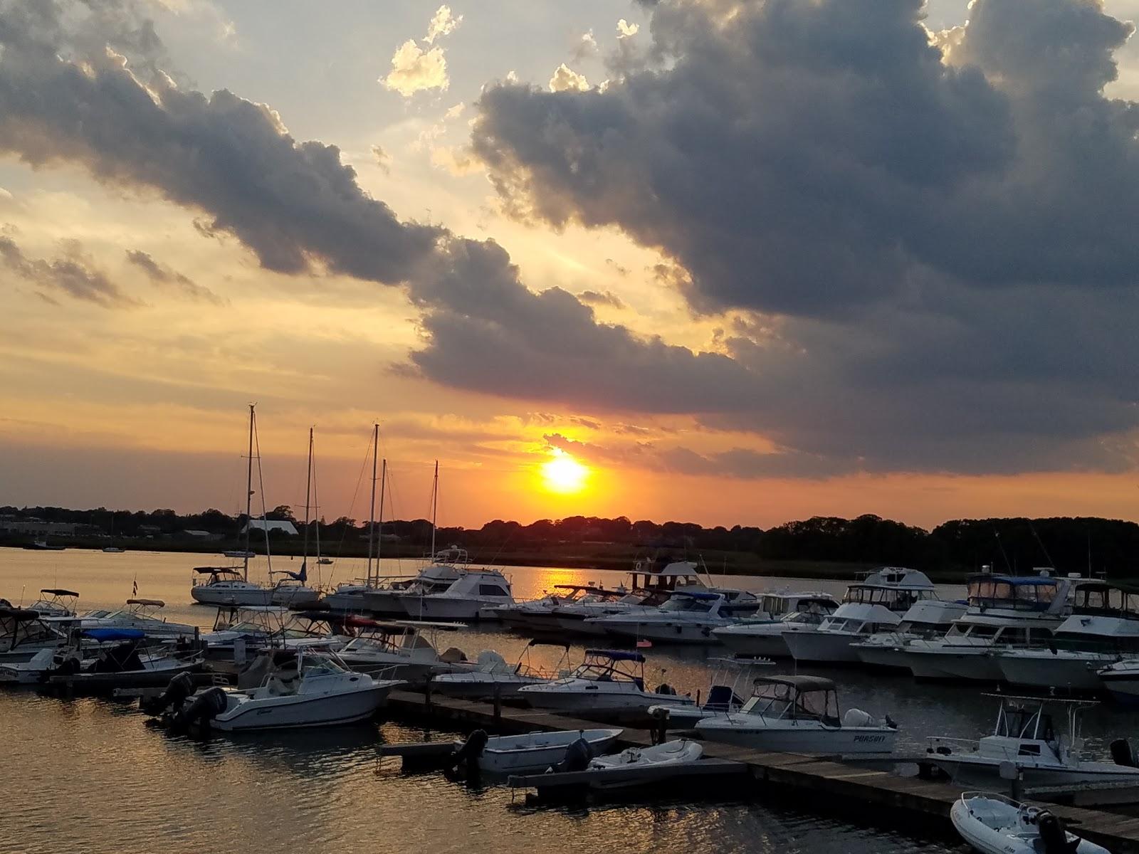 Sandee Town River Yacht Club