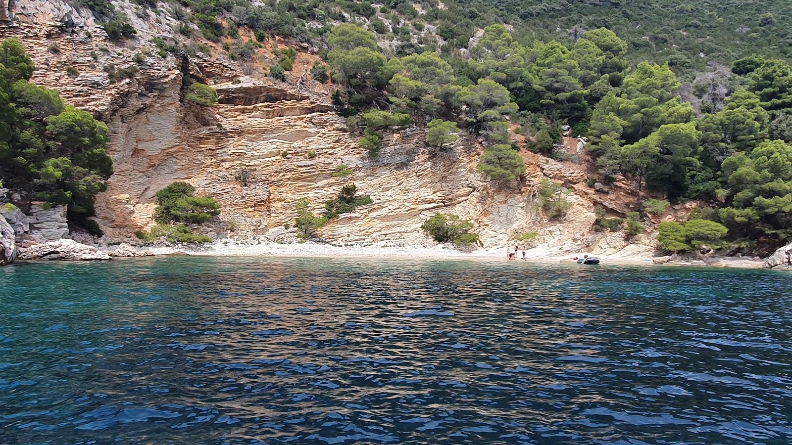 Sandee Beach Lirica