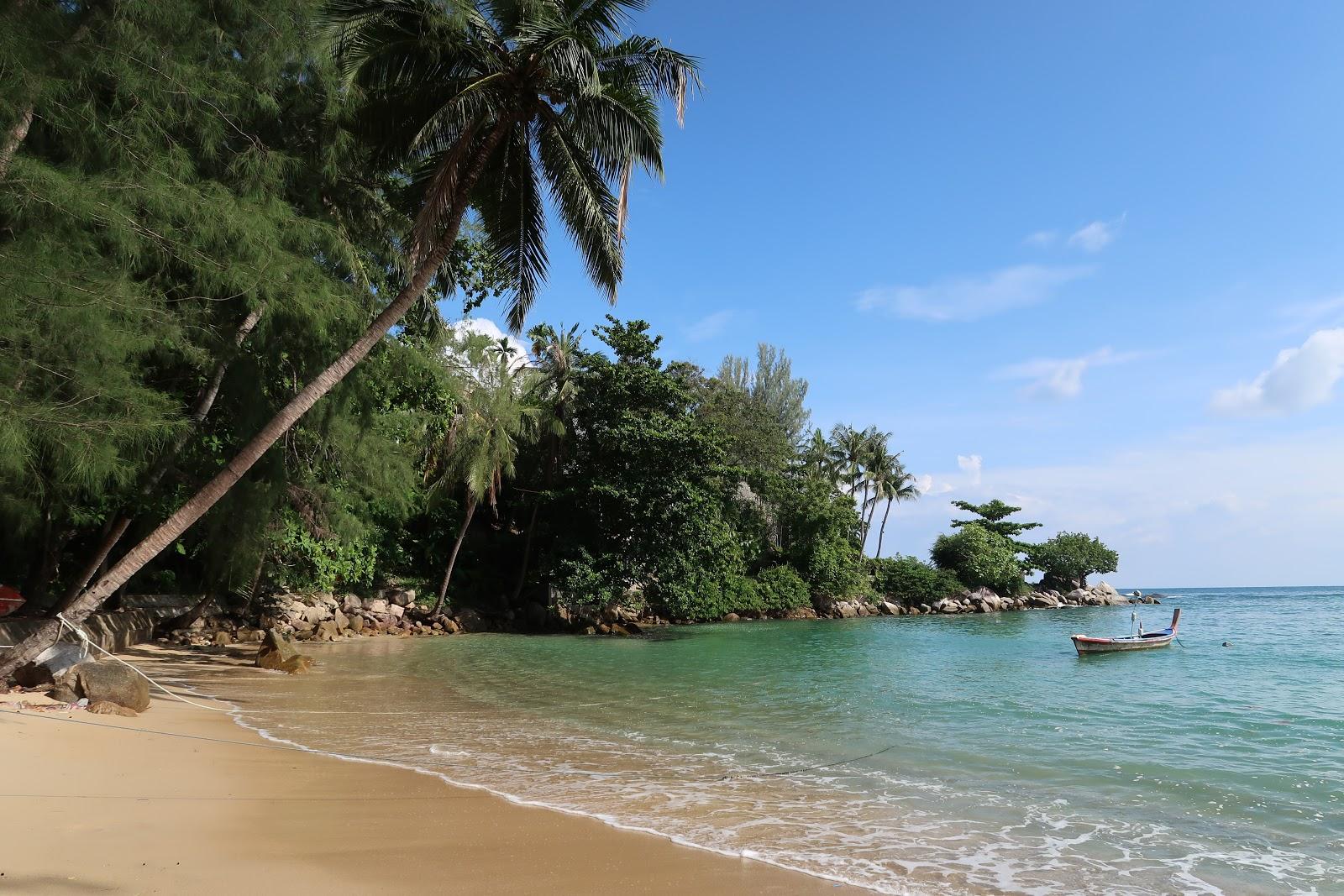 Sandee Hua Beach