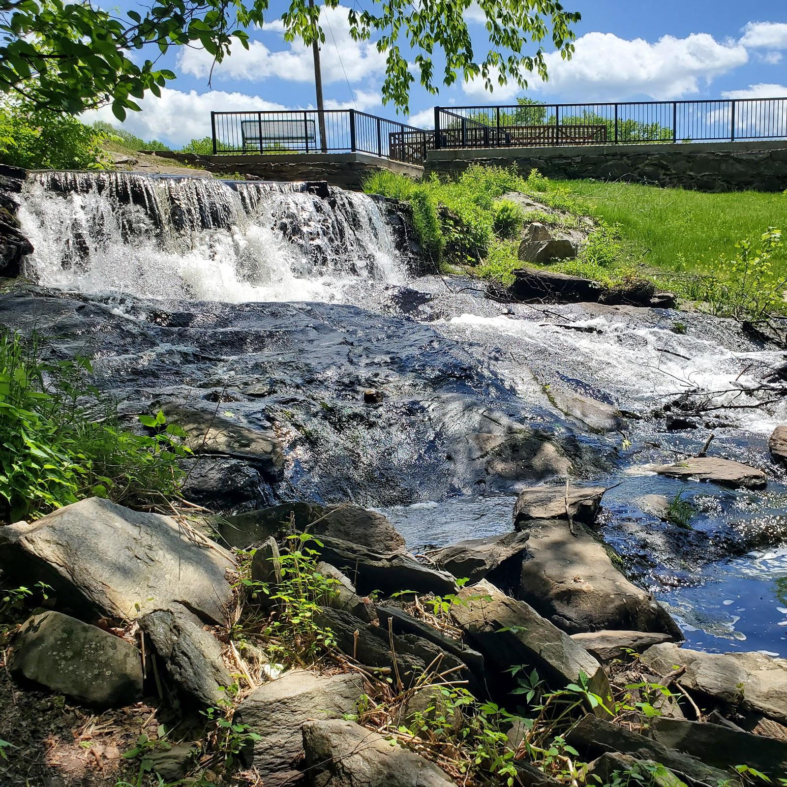 Sandee Valley Falls Park