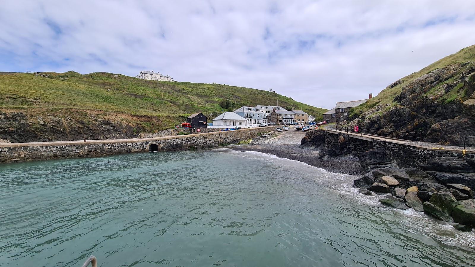 Sandee Mullion Cove Beach