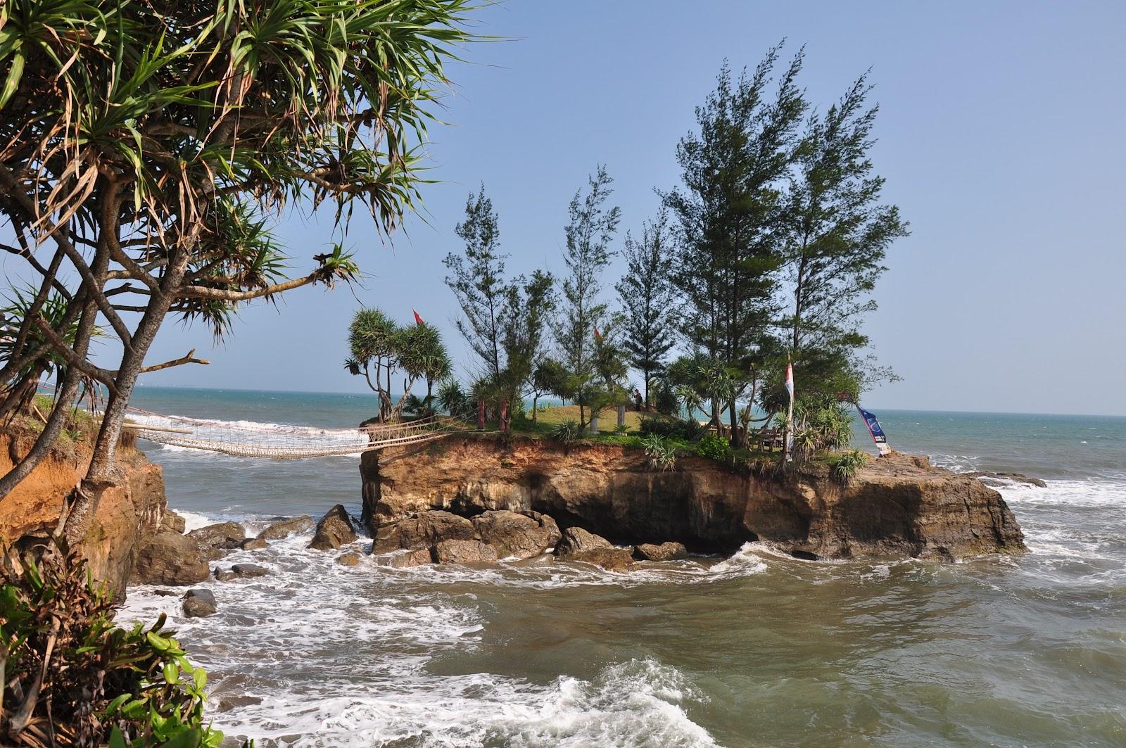 Sandee Pantai Sungai Suci