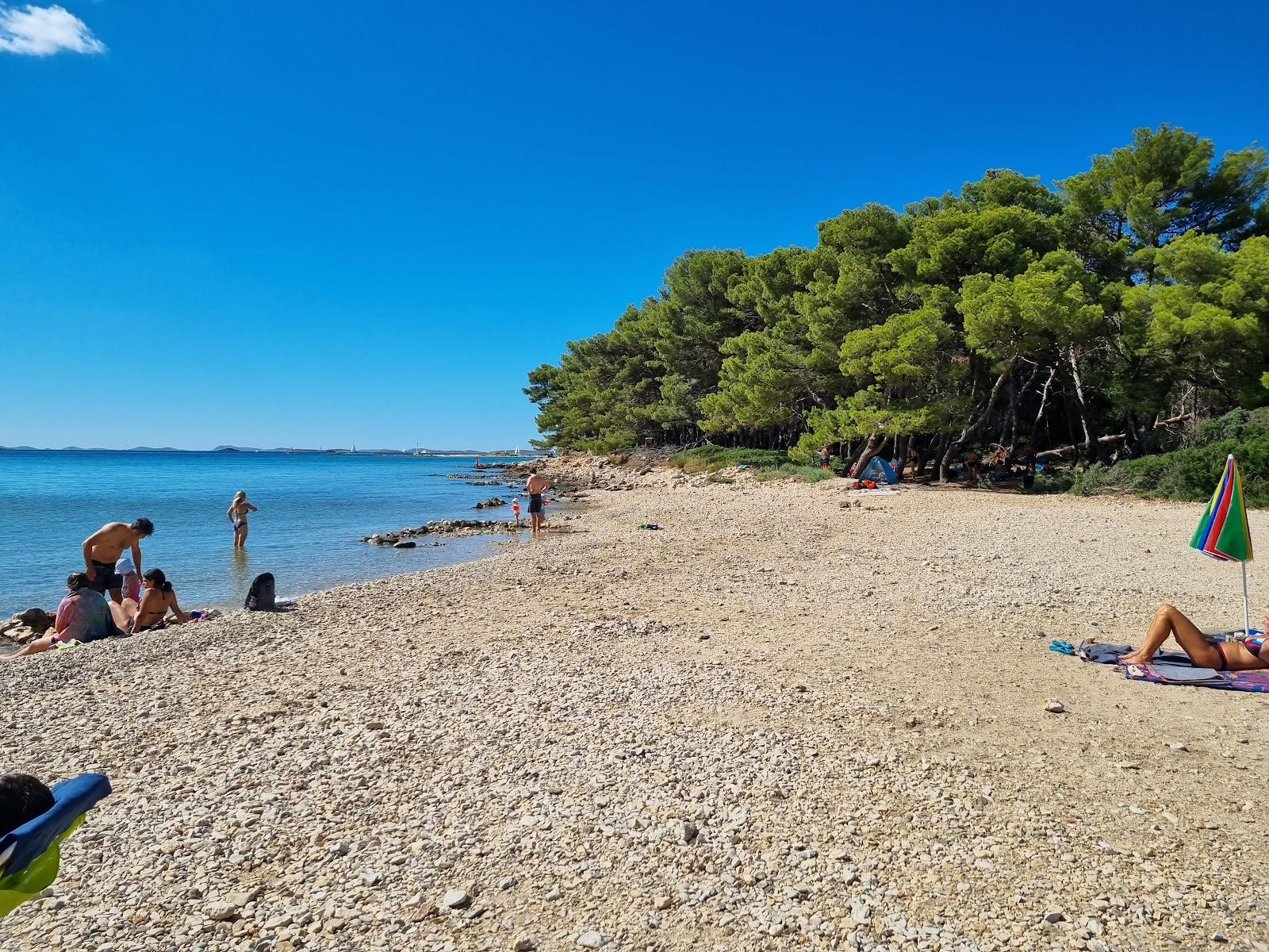 Sandee Spiaggia Libera A Sud Di Zaravecchia
