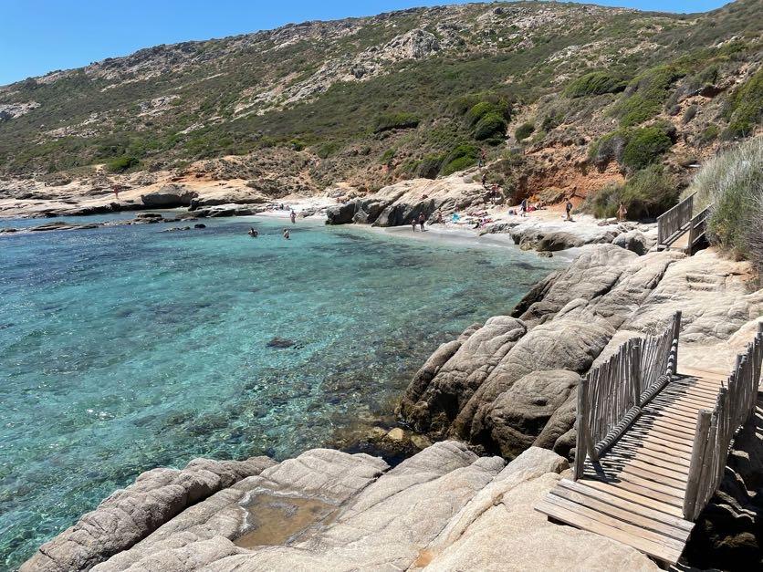 Sandee Beach De L'Amour