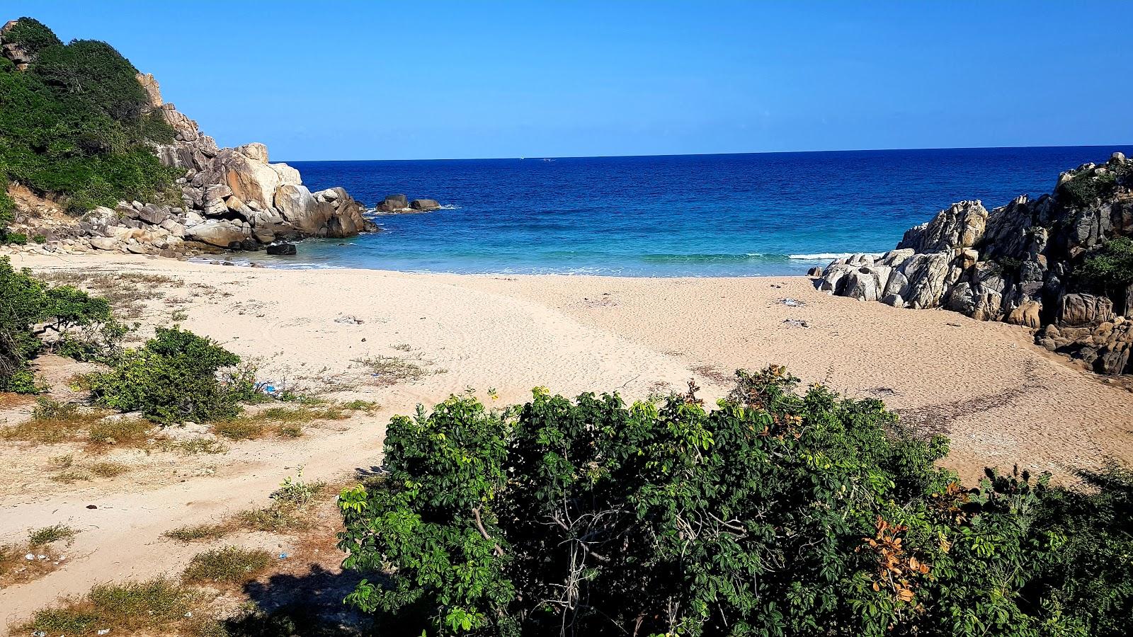 Sandee Hom Beach
