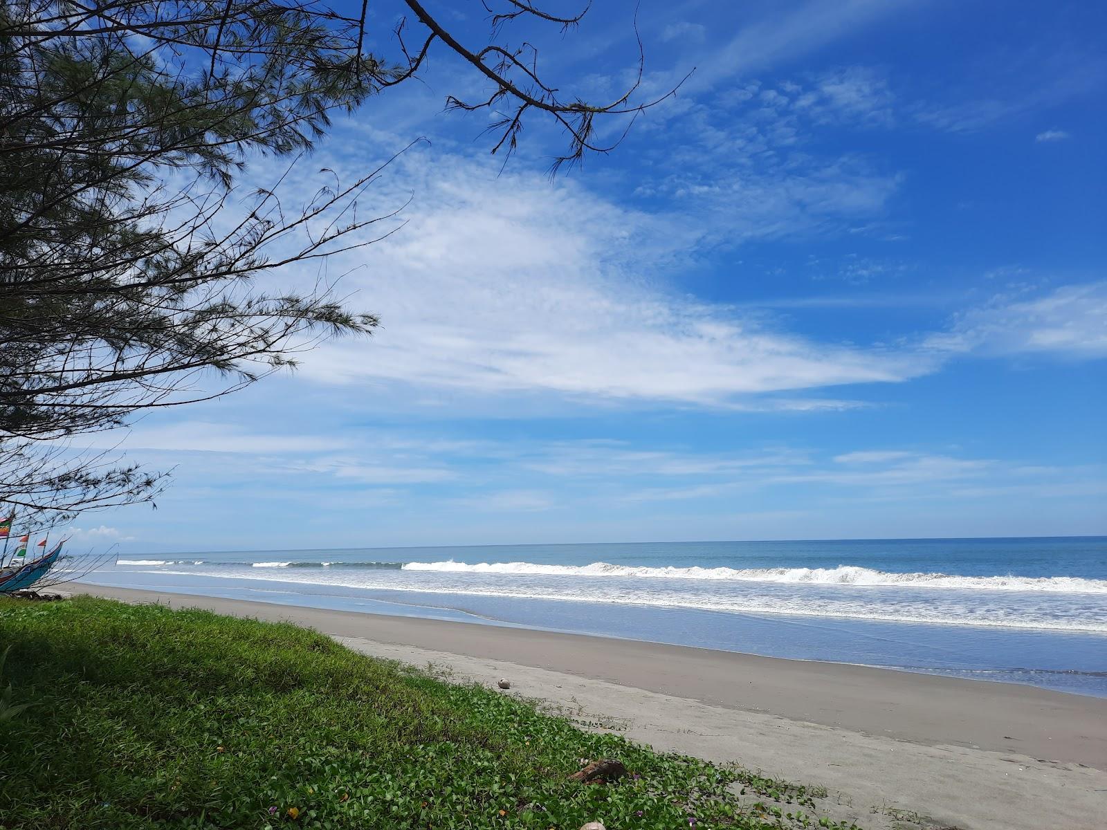 Sandee Pantai Pasir Sunur