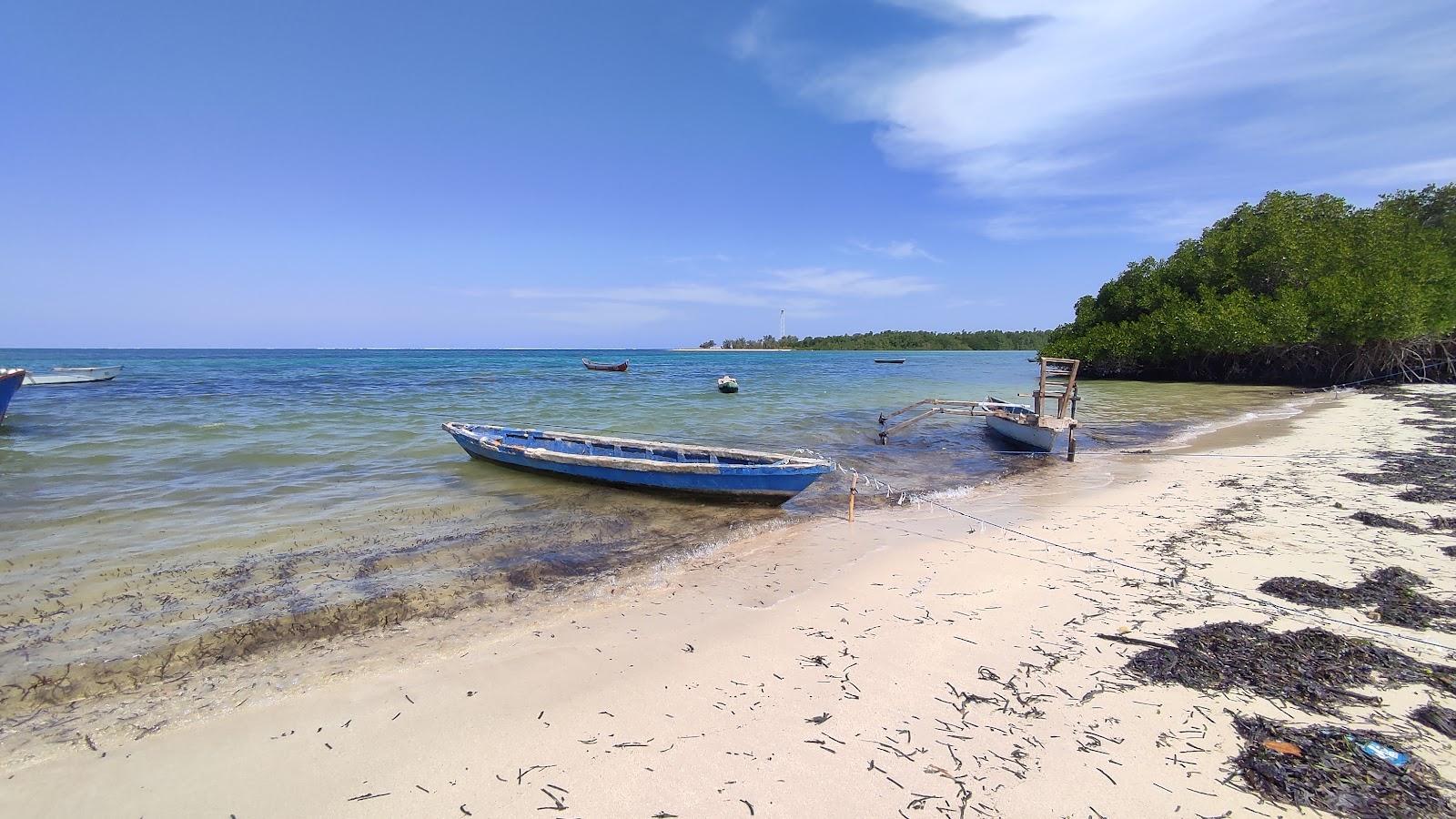 Sandee Pantai Warambadi