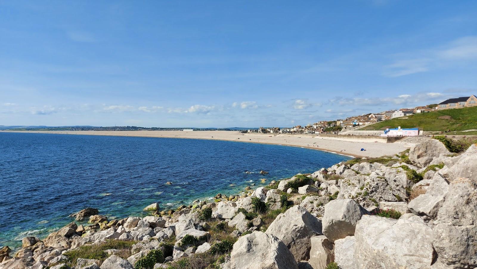Sandee Chesil Cove