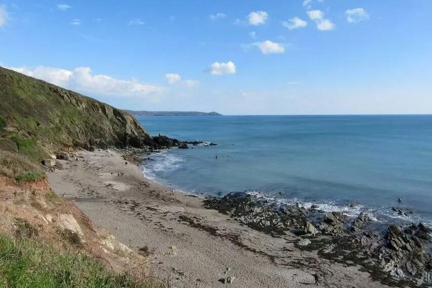 Sandee Finnygook Beach