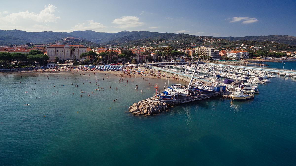 Sandee Spiaggia Libera Attrezzata Al Mappamondo