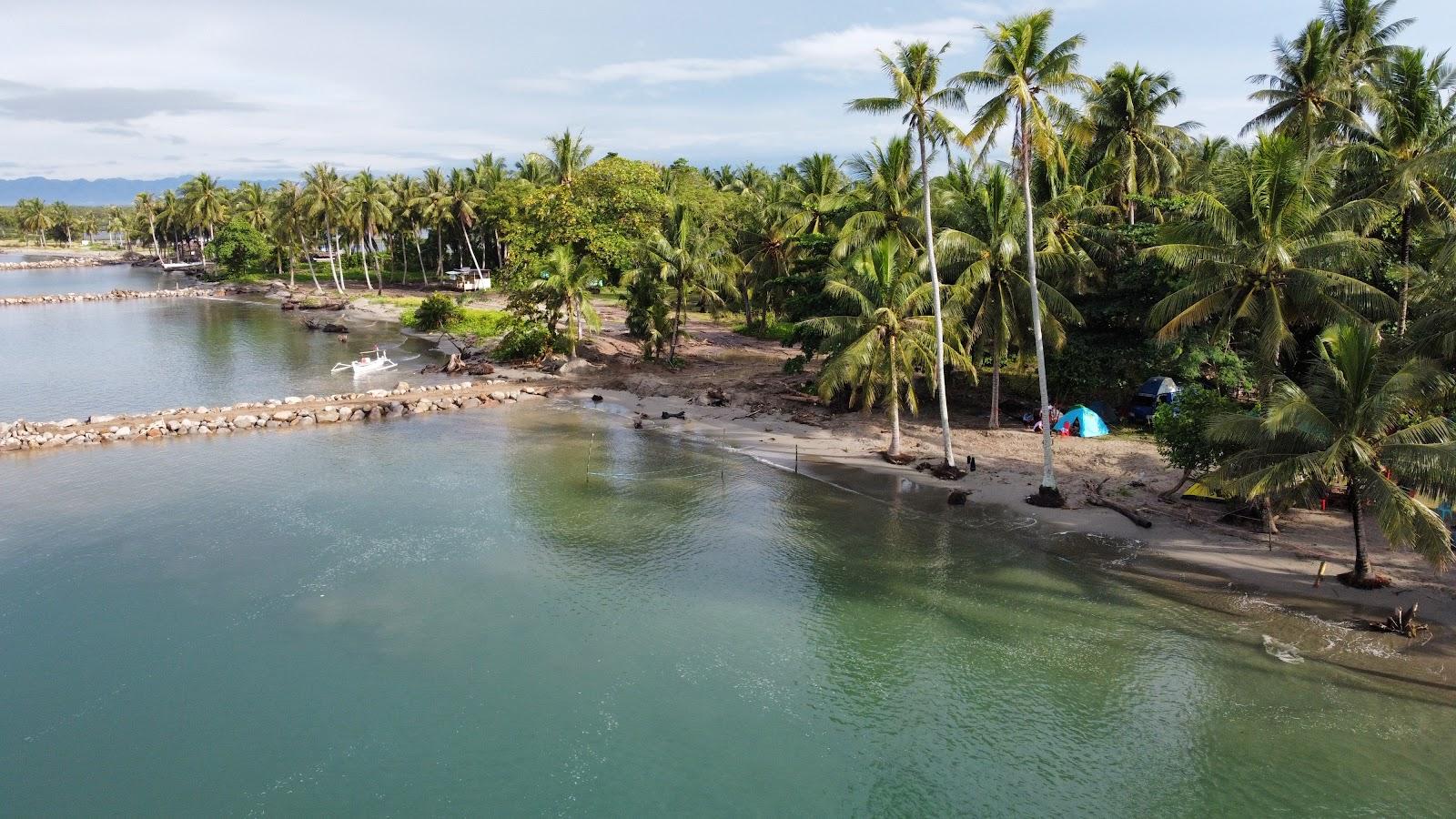 Sandee Pantai Mampie