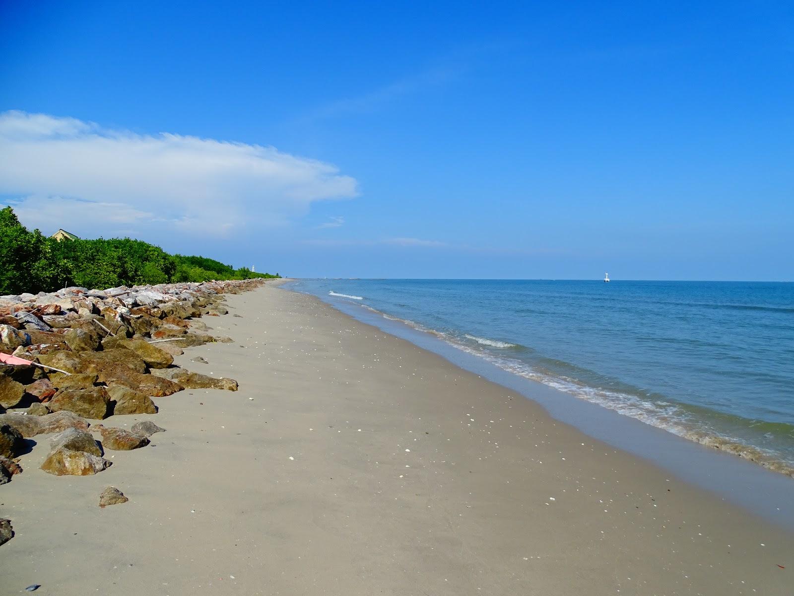 Sandee Laem Luang Beach