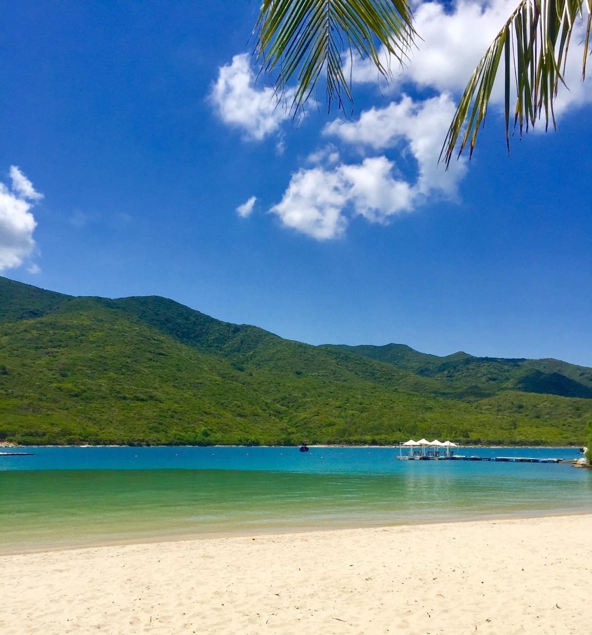 Sandee Dam Bay-Hon Tre Island