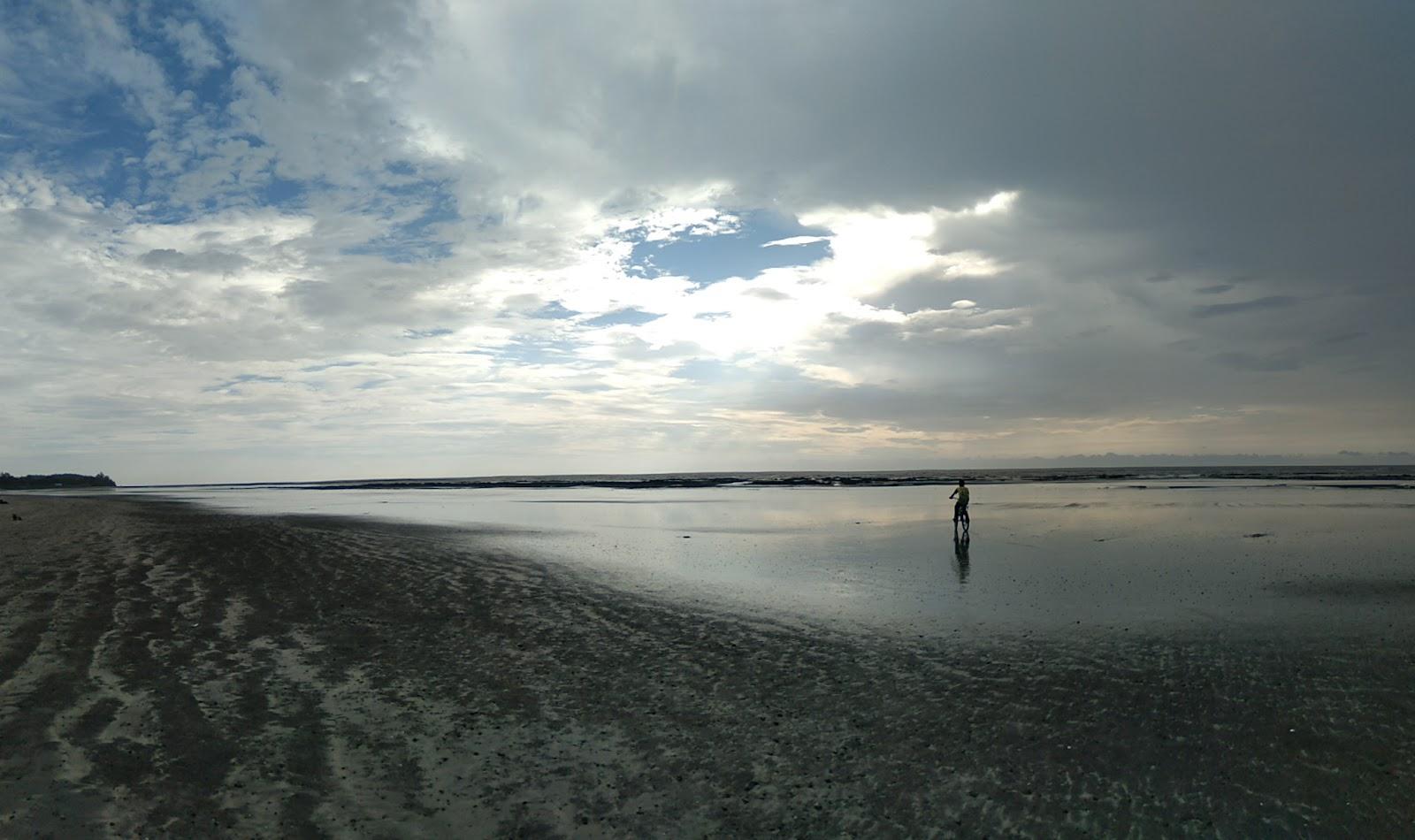 Sandee Tadgam Beach