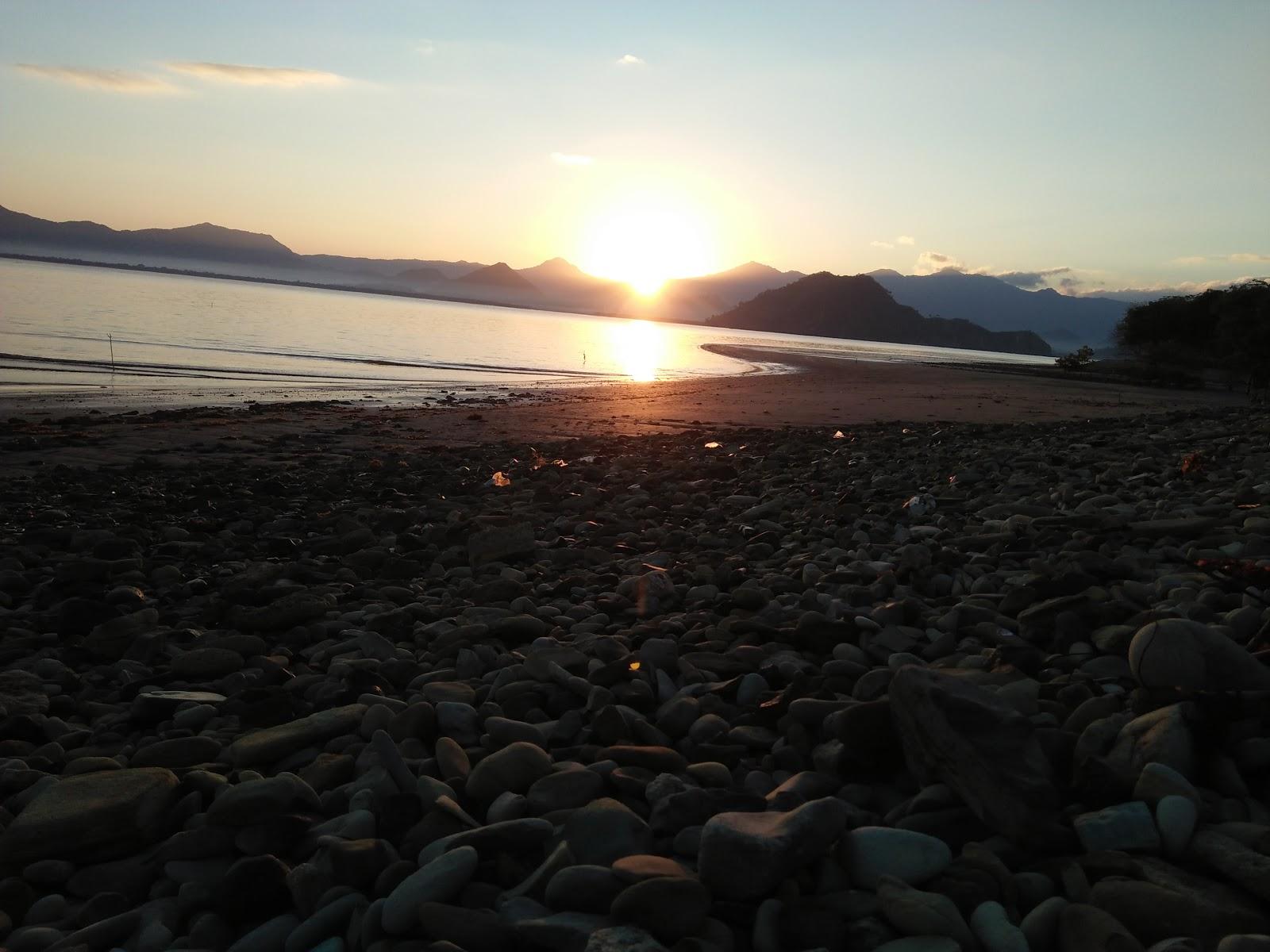 Sandee Pantai Wadu 'Bura