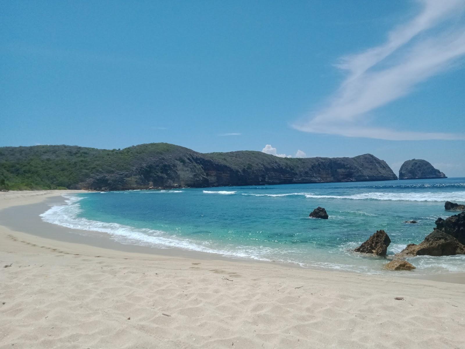 Sandee Pantai Teluk Ujung Gunung Tunak
