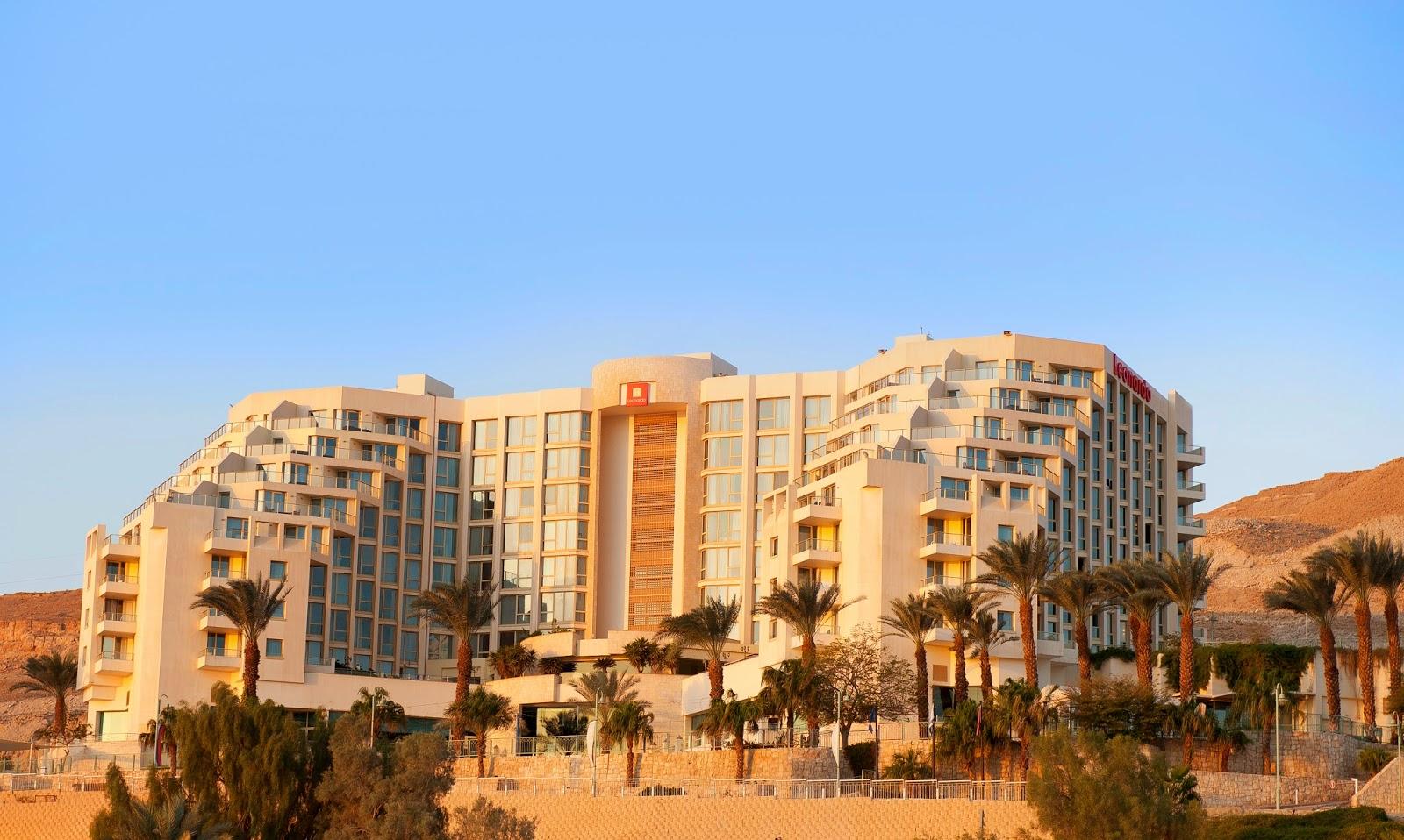 Sandee Leonardo Plaza Hotel
